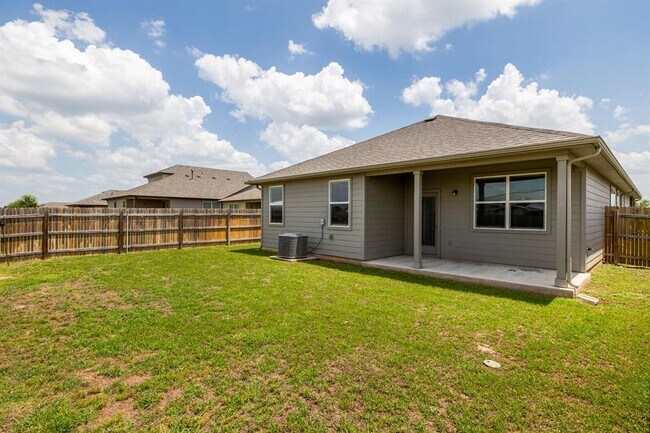 Building Photo - 708 Quarton Dr