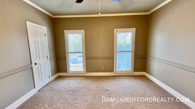 Building Photo - 1707 Pine St