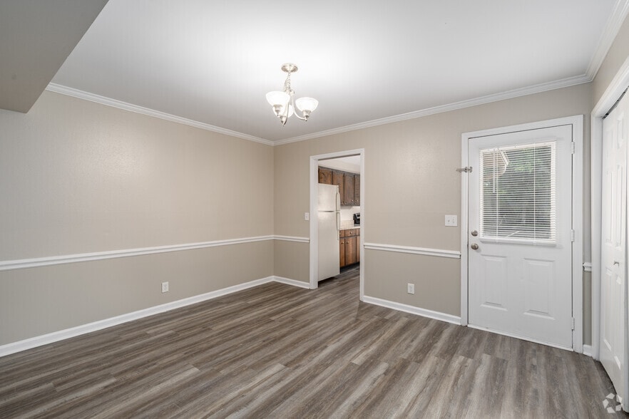 2BR, 1.5BA - 1,187SF - Dining Room - Rivermont Apartments