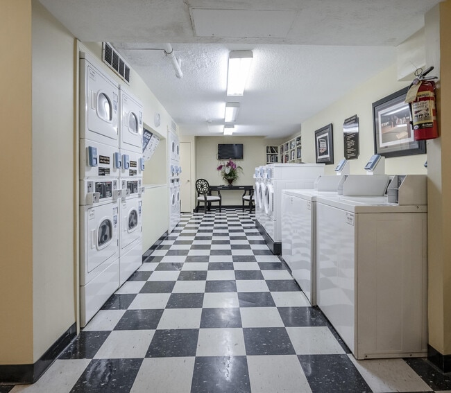 Building Photo - 101 S Hanover Ave