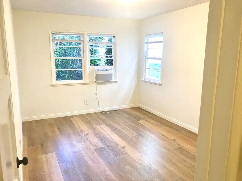 Building Photo - 1044 14th St