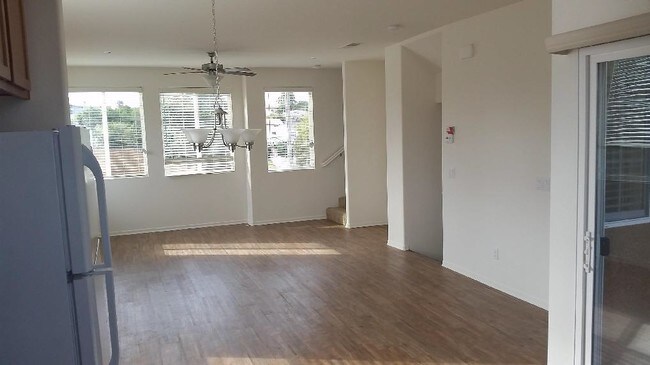 Building Photo - South Bay Urban Townhomes