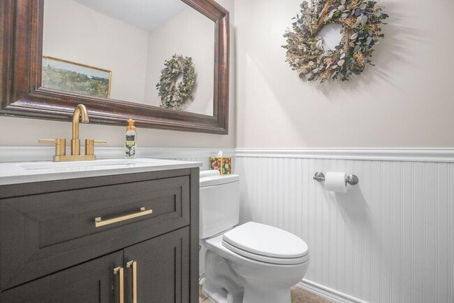 Building Photo - 6000 Blackstone Blvd