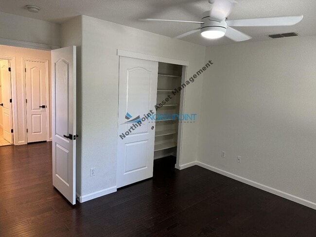 Building Photo - 4BR/3BA w/ Solar + Downstairs Bed/Bath in Whitney Oaks