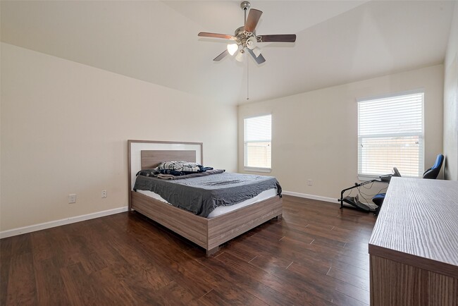 Building Photo - 3327 Bluebird Park Ln