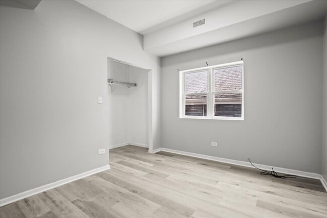 Building Photo - 4731 S Laflin St