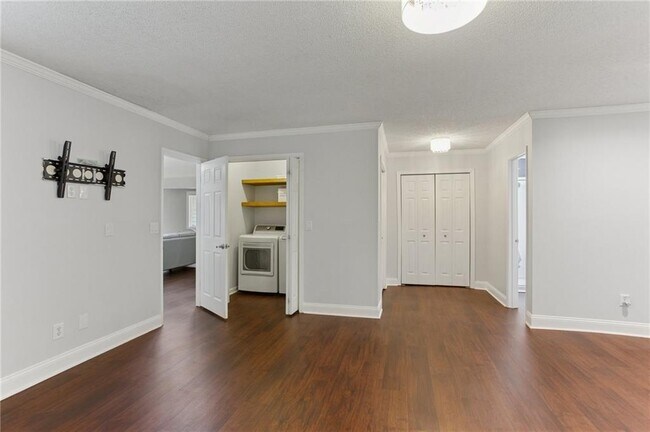 Building Photo - 2238 N River Trail