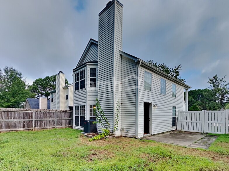 Building Photo - 4220 Lake Woodard Dr