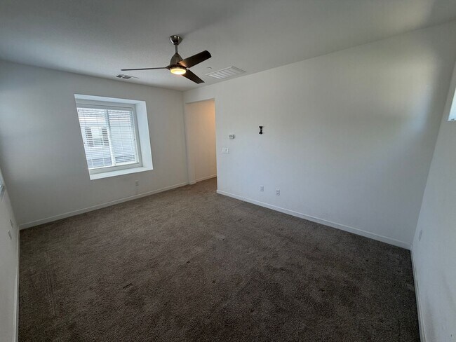Building Photo - 3 bedroom | 2.5 bathroom | McKinley Village Single Family Home