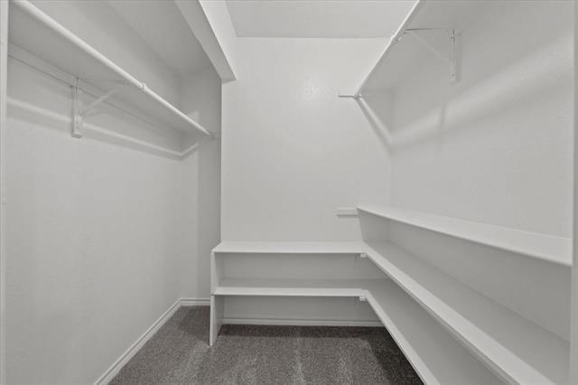 Building Photo - 3550 Country Square Dr