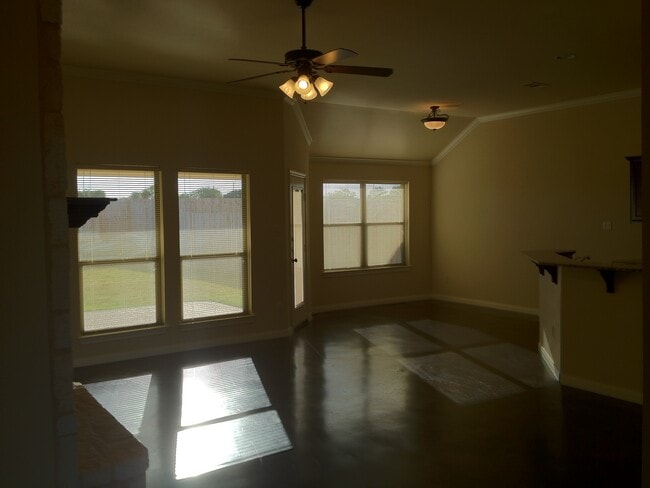 Building Photo - Duplex
