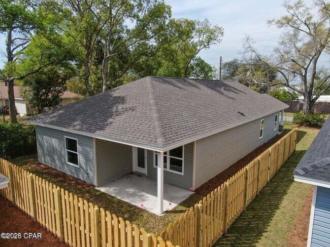 Building Photo - 906 Mulberry Ave