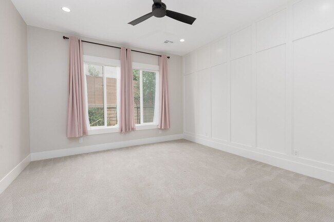 Building Photo - Wonderful 5 bedroom 4 bath home built by New Trend Construction