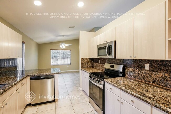 Building Photo - 5501 SW 163rd Ct