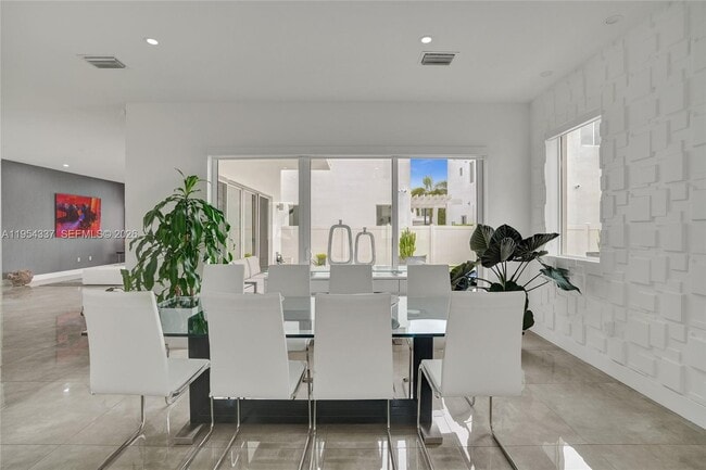 Building Photo - 9995 NW 75th St