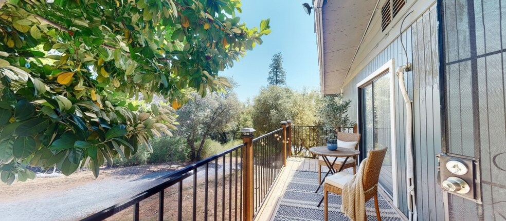 Building Photo - 15395 Lake Arthur Rd