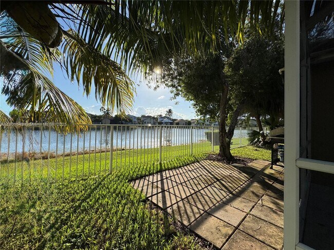 Building Photo - 794 San Remo Dr