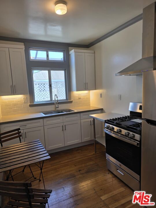 Building Photo - 1275 N Wilton Pl