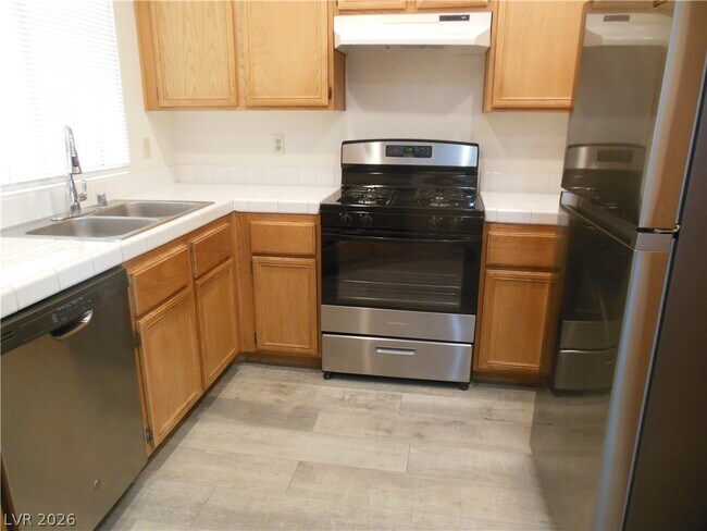 Building Photo - 5155 W Tropicana Ave