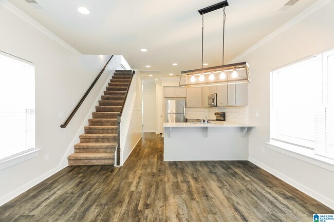 Building Photo - 200 Creek Run Way