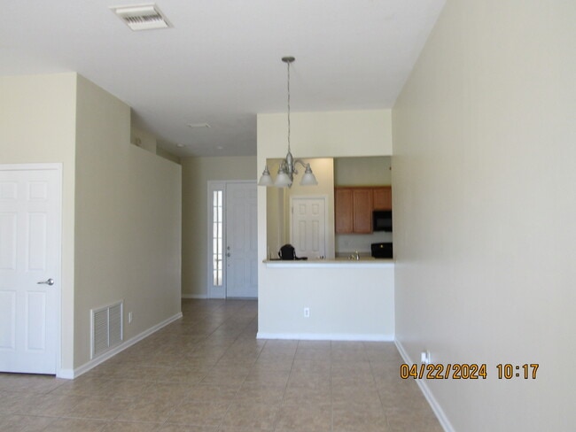 Building Photo - 14703 Wake Robin Dr