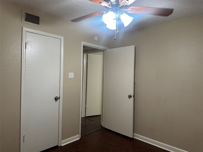 Building Photo - 2750 Holly Hall St