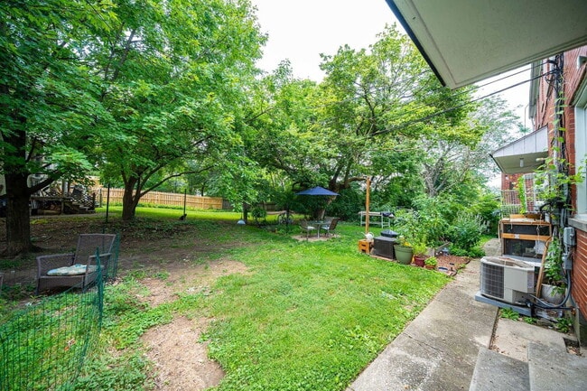 Building Photo - 213 E Hudson St