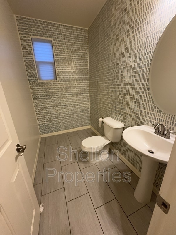 Building Photo - 20654 W Alsap Rd