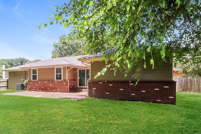Building Photo - 6247 Brightwood Cove