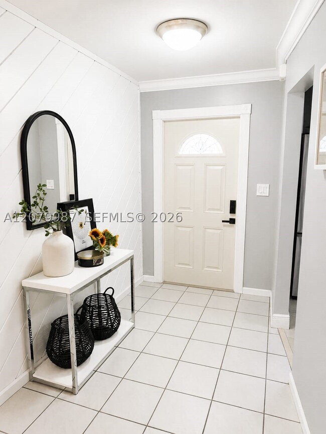 Building Photo - 8320 SW 154th Ave