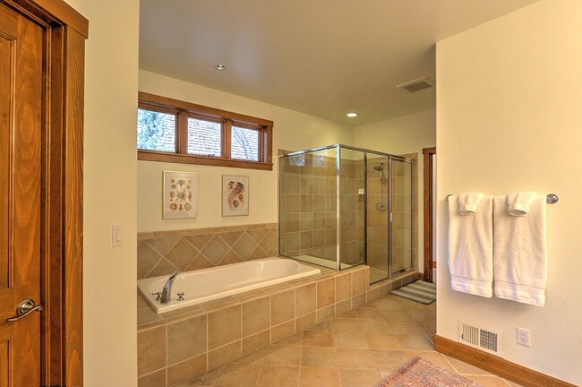 Building Photo - 408 Settlement Ln