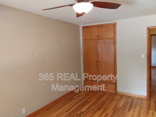 Building Photo - 1130 W Myrtle St