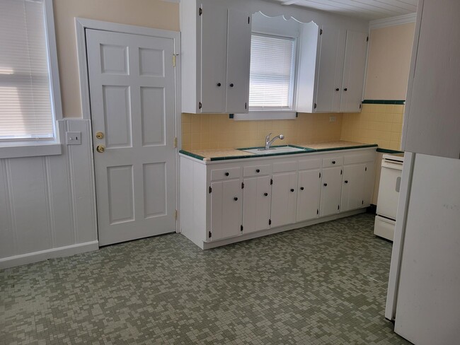 Kitchen/Dining area - 3 Fleet Rd