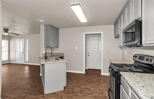 Building Photo - 2747 Malibu Ct