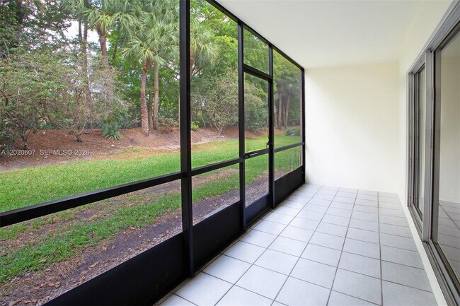 Building Photo - 900 SW 142nd Ave