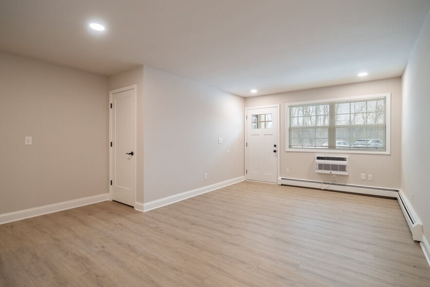 Building Photo - Burdeck Street Apartments