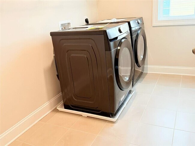 Building Photo - 1114 Winding Br Dr