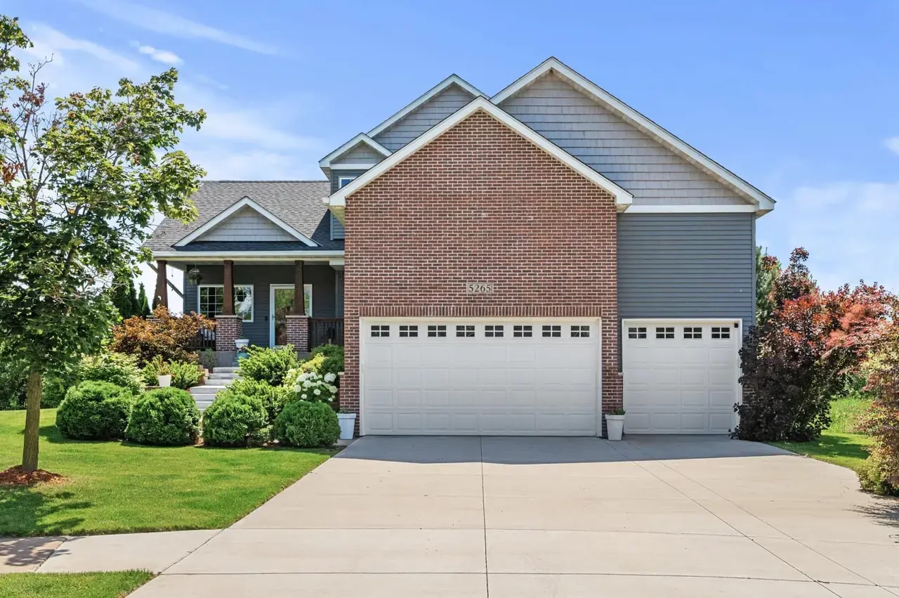 Building Photo - 5265 Fenson Ct N