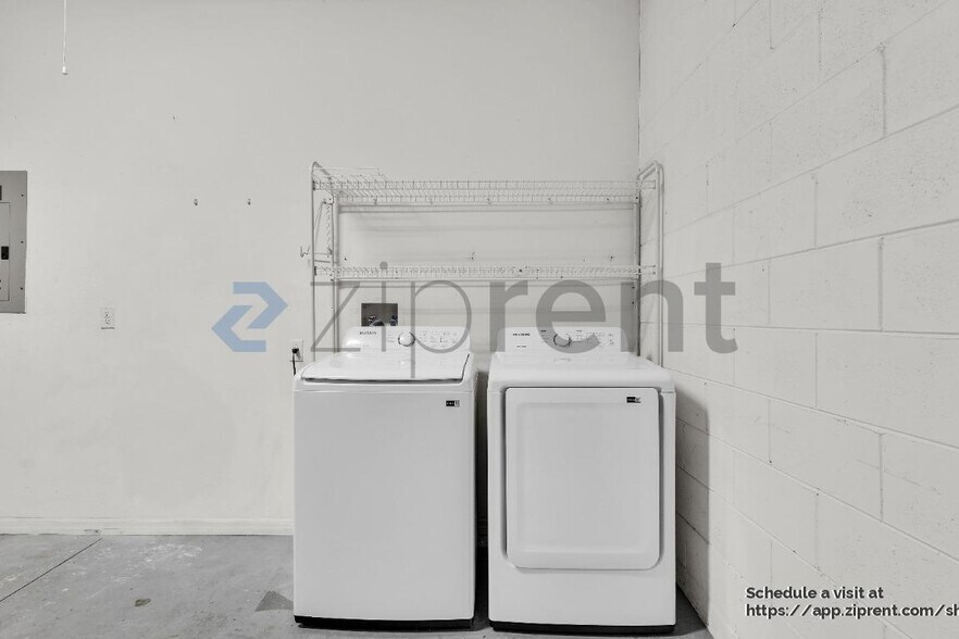 Building Photo - 13108 Social Ln