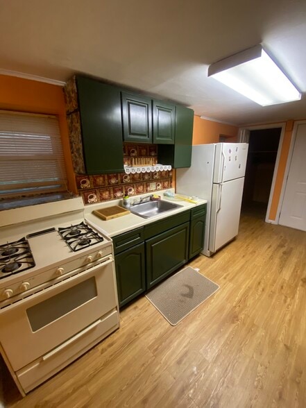 Building Photo - 6641 N Campbell Ave