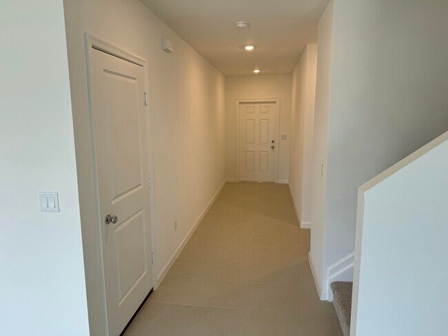 Building Photo - 10856 NW Everbreeze Dr