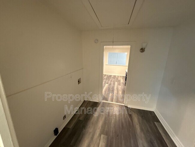 Building Photo - 4692 College St