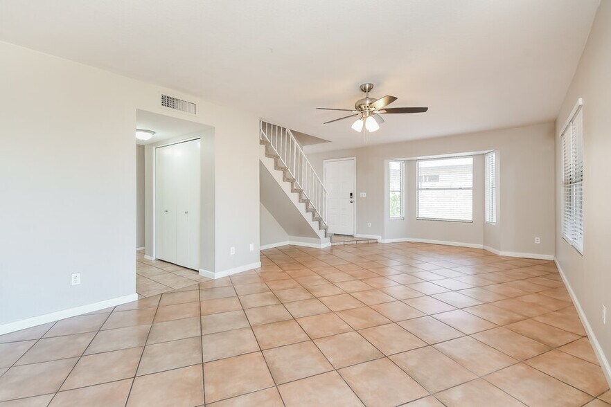 Building Photo - 4755 W Wahalla Ln