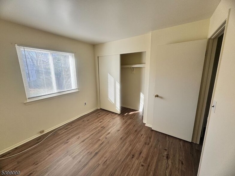 Building Photo - 55 Bolton Ct