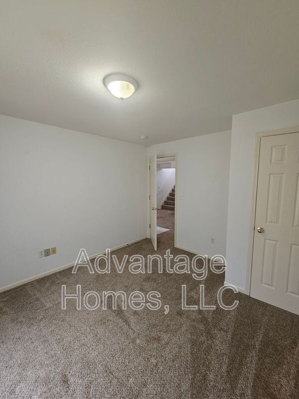 Building Photo - 801 Johnson Cir