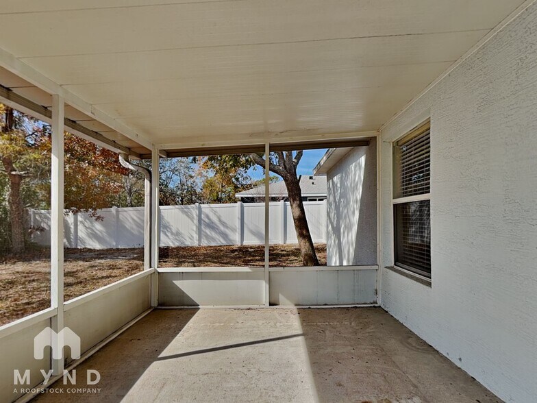 Building Photo - 12244 Pine Bluff St