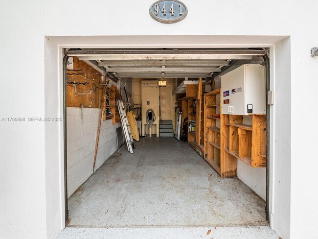 Building Photo - 9441 Byron Ave