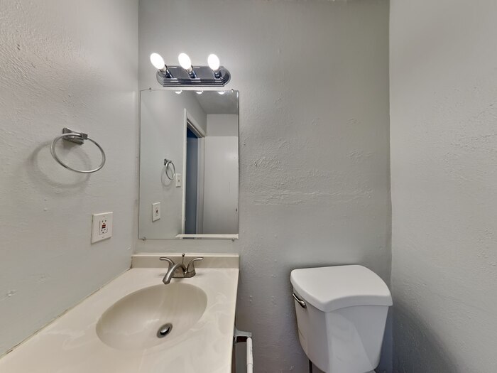 Building Photo - 1202 Neptune Dr