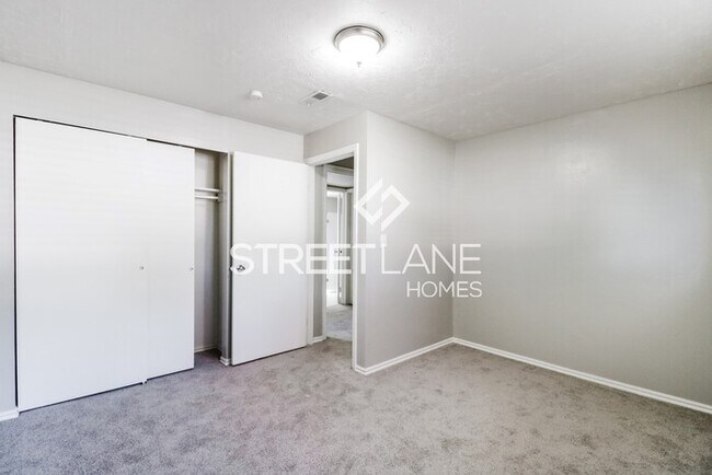 Building Photo - REDUCED PRICE!