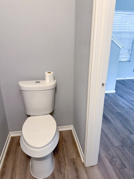 Building Photo - 427 Orchard Willow